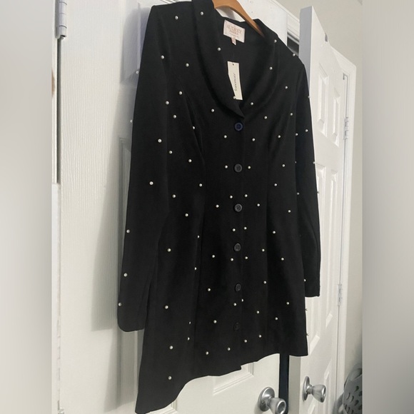 FRANCESCA’S Pearl Mini Dress - Picture 7 of 12